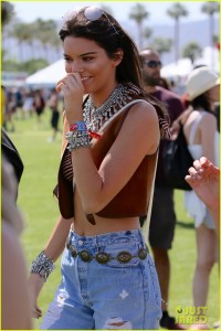 kendall-jenner-kicks-off-coachella-with-justin-bieber-pda-14